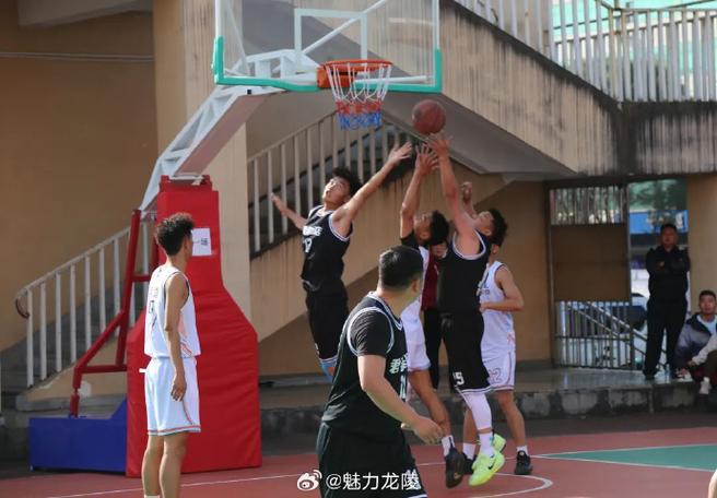 现出来